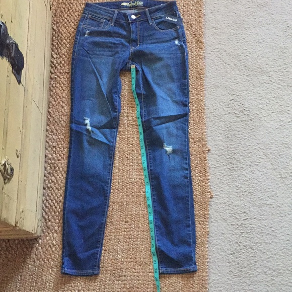NWT OLD NAVY BOHO ROCKSTAR MID RISE DISTRESSED RIPPED SKINNY JEAN 4 REG - Picture 4 of 8